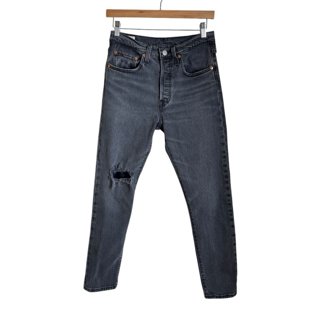 Levi's 501 Distressed Skinny Jeans in Dark Side Of The Moon Wash Women's Size 26